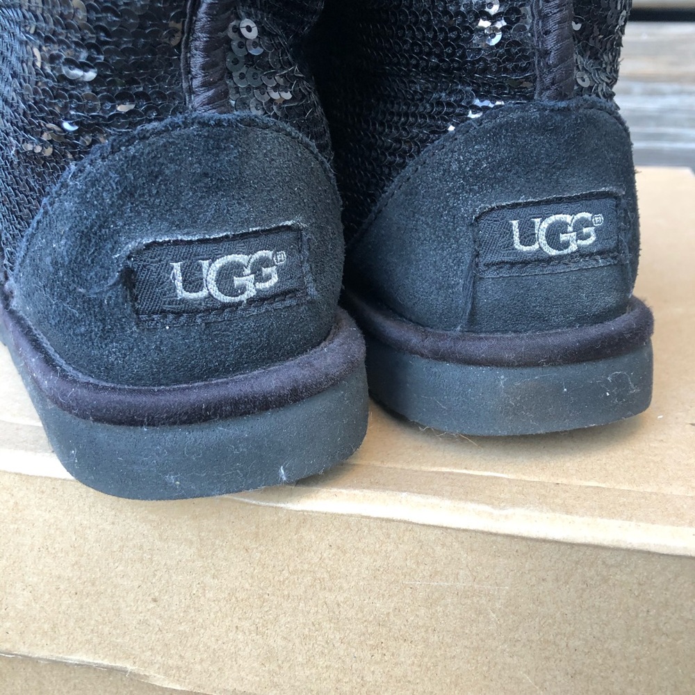 Black Ugg Classic Short Sparkle - Picture 5 of 10